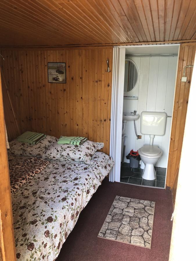 Camping Robinson Country Club Oradea Exterior photo